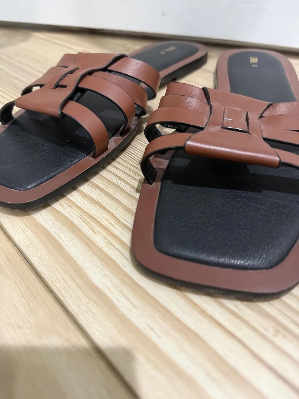Zara Brown Leather Slide Sandals - Picture 4 of 4